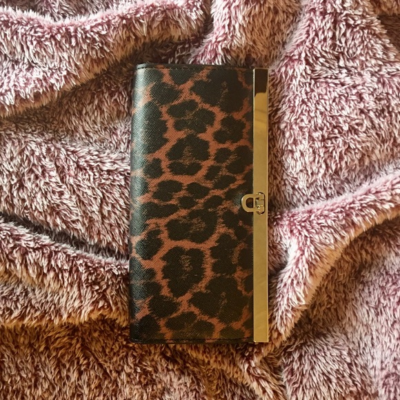 Cheetah Print Wallet - Picture 2 of 4